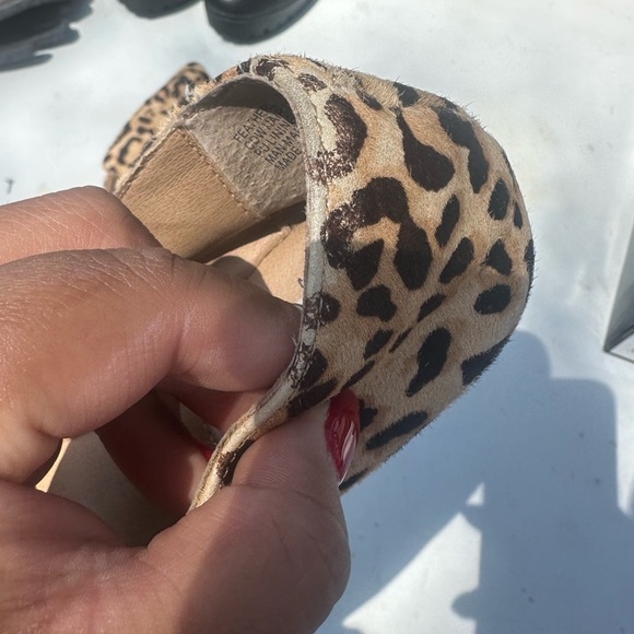 Steve Madden Cheetah Print Flats - Picture 6 of 6